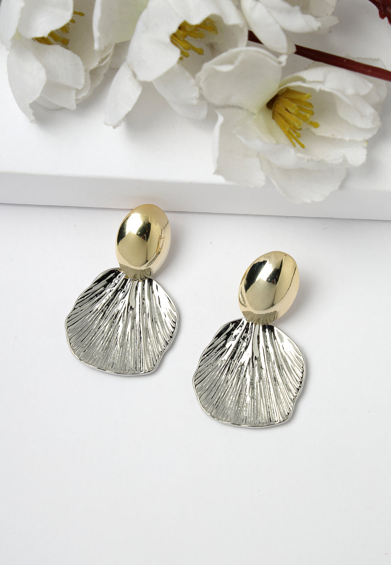 Gold-Coloured Shell-Shaped Earrings