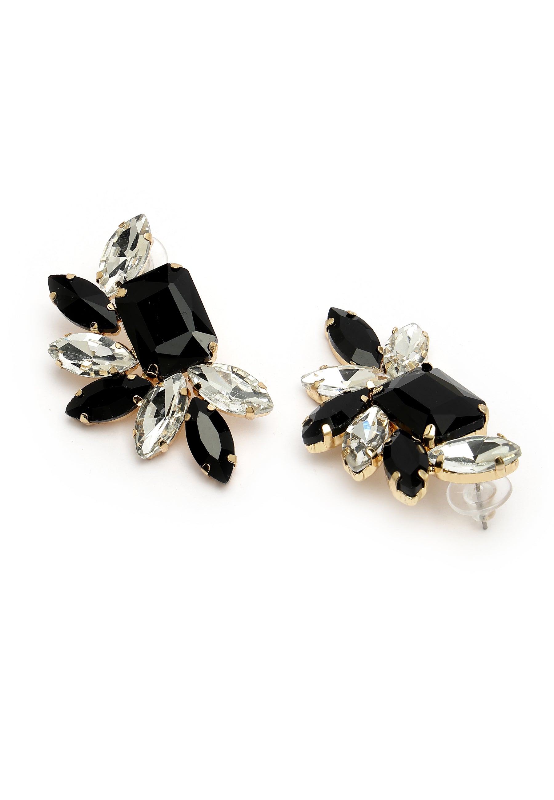 Bloeiende zwarte studs