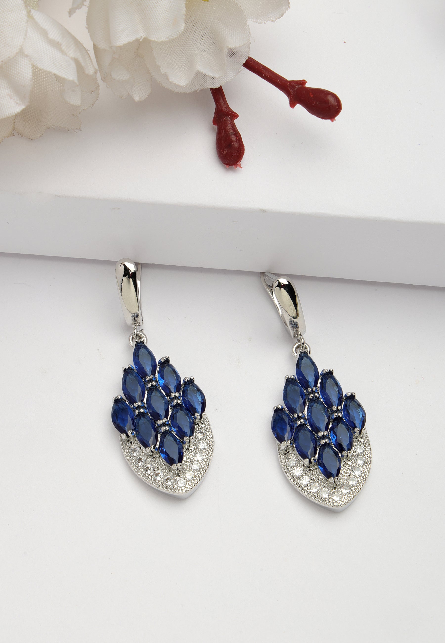 Boucles d'oreilles pendantes en plumes de paon