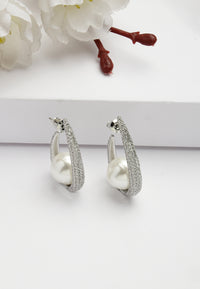 Iconic Sling Pearl Earrings