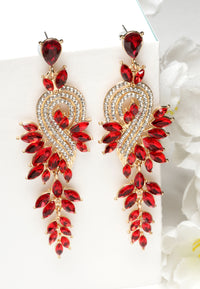 Wunderschöne Ohrringe mit roten Kristallblättern