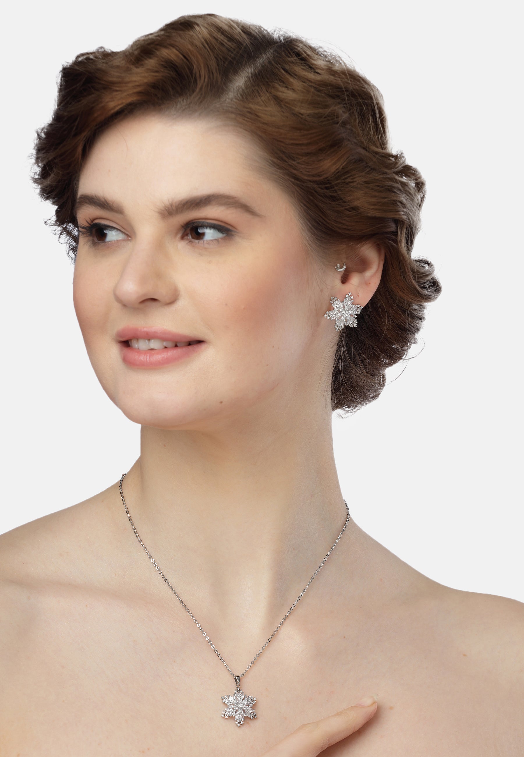 Sparkling Floral Earrings and Necklace Set