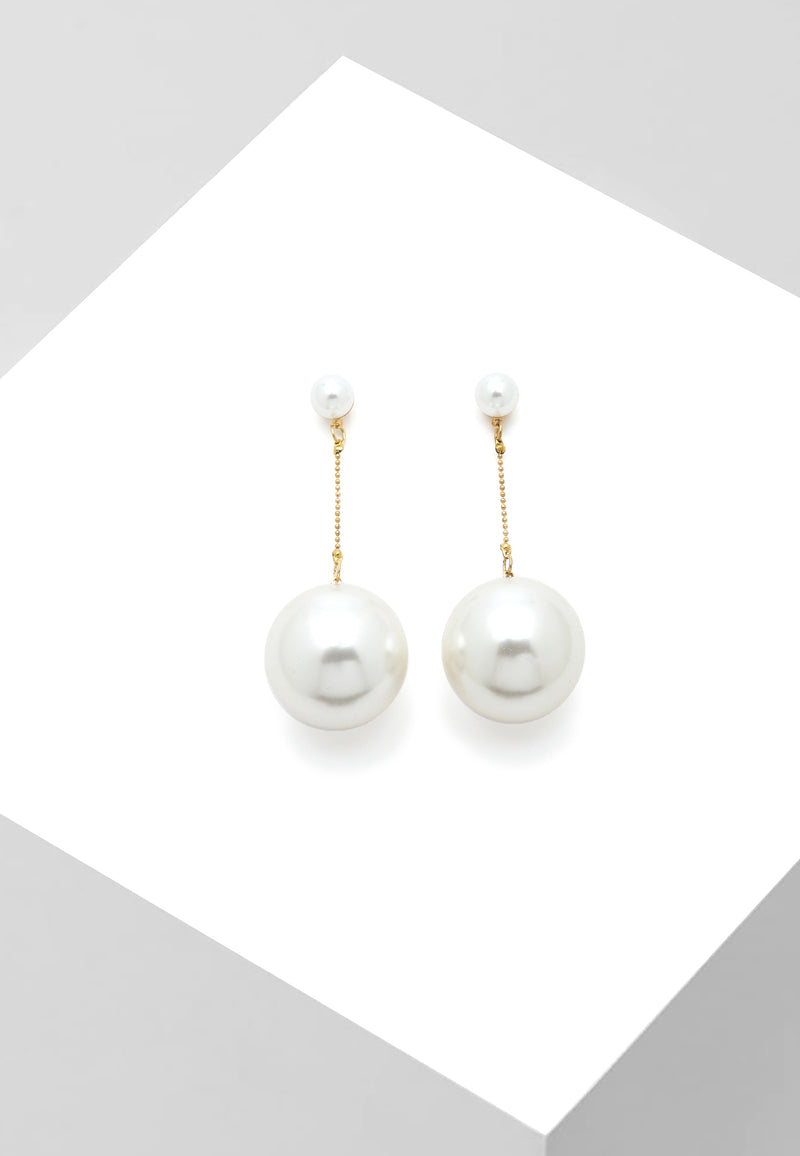 Iconic Pearl Drop Earrings