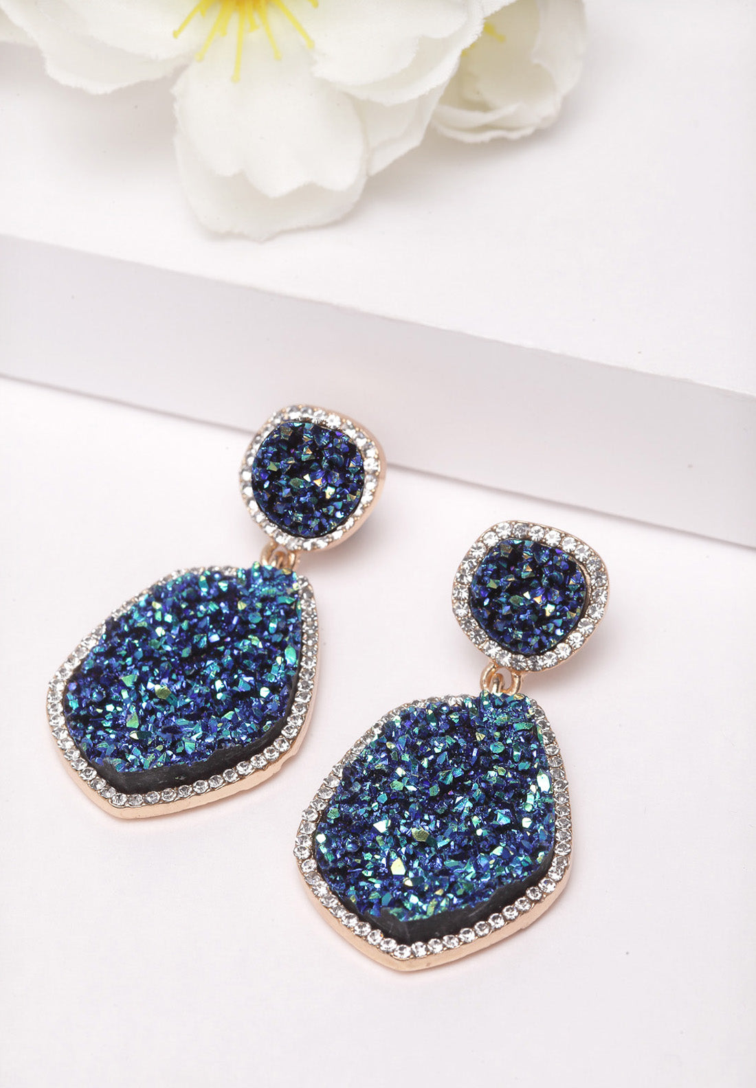 Boucles d'oreilles en pierre de cristal géométrique bleue