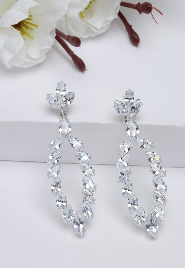 Boucles d'oreilles longues en forme de goutte de cristal