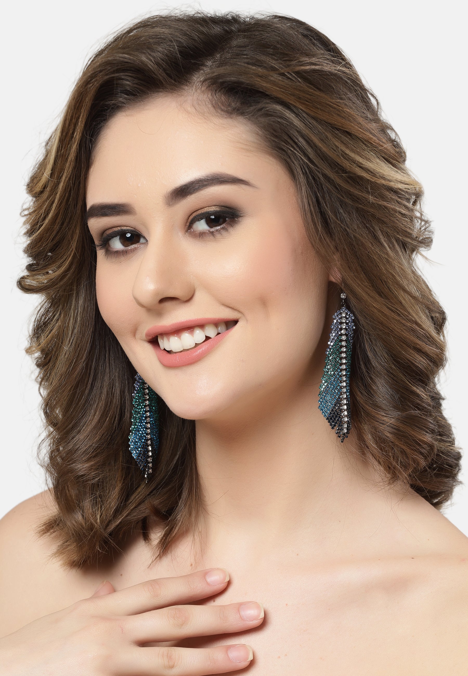 Criostail Cleite Earrings Studded